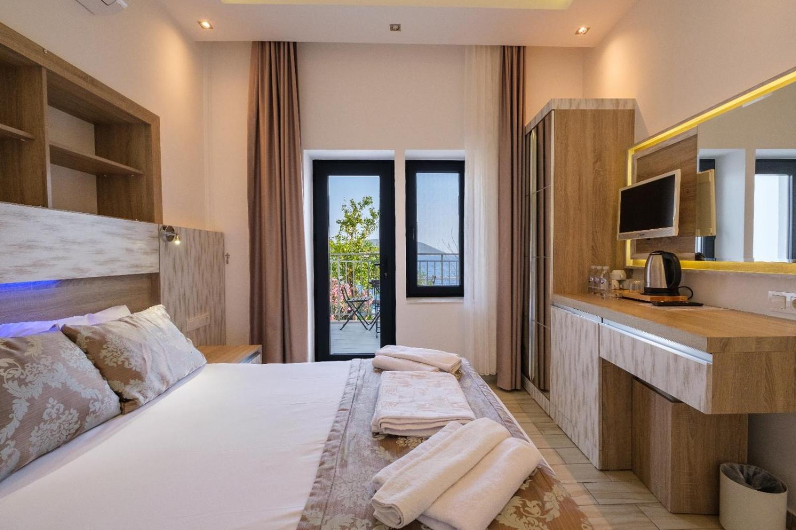 Sardunya Andifli Otel Kaş Esterno foto